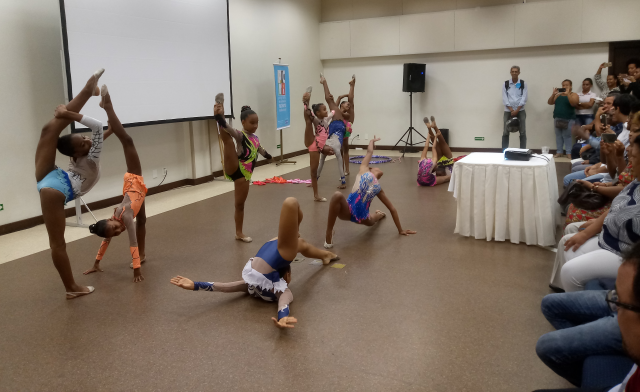 Apresentação do espetáculo 7 novelos, do grupo de ginástica rítmica de Alto de Coutos. Foto: Pryscila Brito